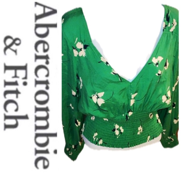 Abercrombie & Fitch Tops - Abercrombie & Fitch Green Floral Crop 💚